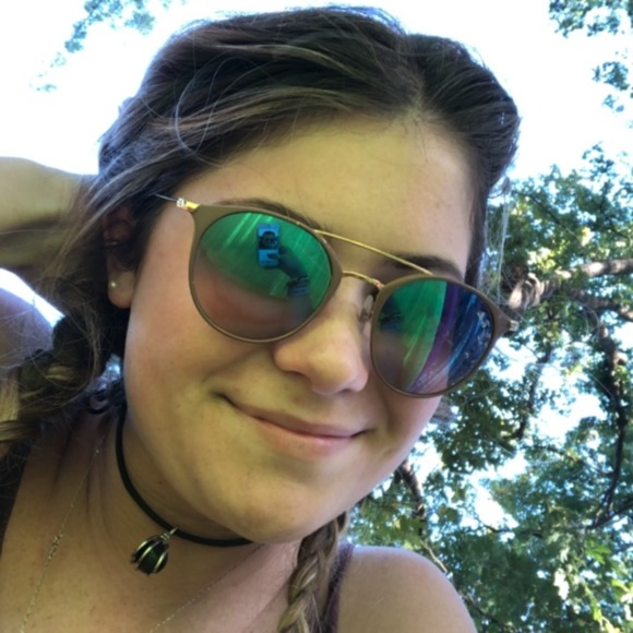 Meet your Posher, Gracie - Picture 1 of 1